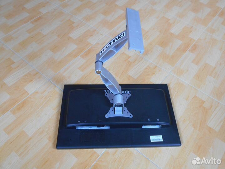 Настенный кронштейн для монитора