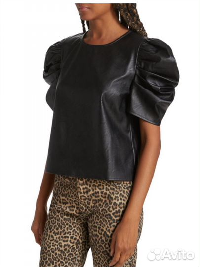 Кофта с объемными рукавами