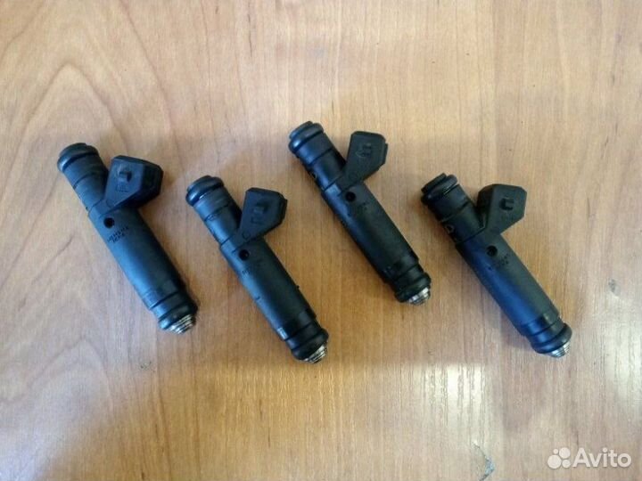 Форсунка топливная Volkswagen Passat B5+ седан ALZ