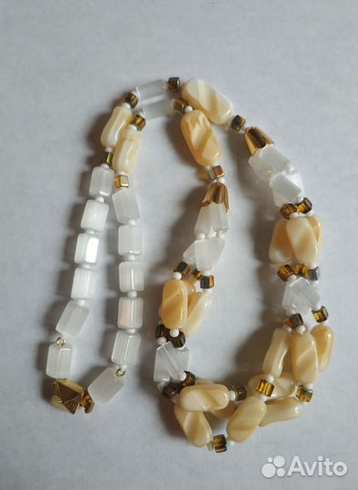 Бусы винтаж сатиновое стекло