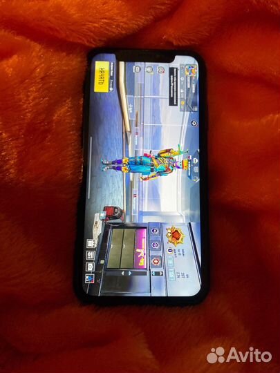 Телефон iPhone XR