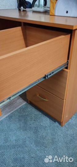 Письменный стол