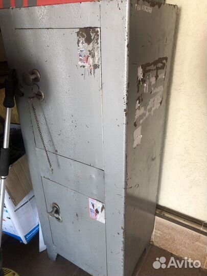 Продам сейф