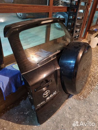 Крышка багажника toyota rav4 30