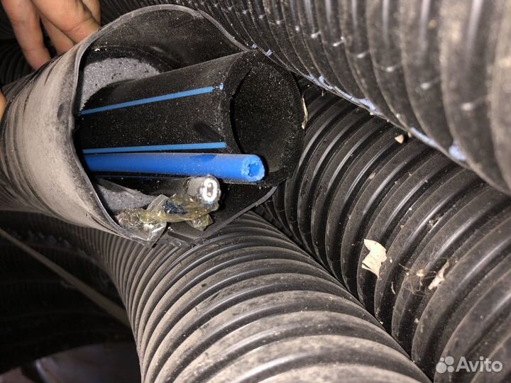 Теплоизолированная труба с греющим кабелем Uponor