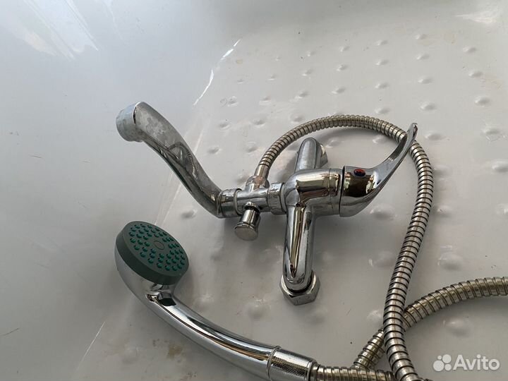 Смеситель для ванны с душем