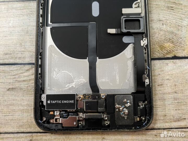 Корпус, шлейф и аккумулятор iPhone 11 pro