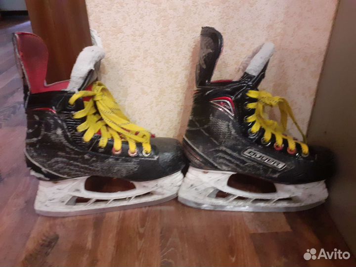 Хоккейные коньки