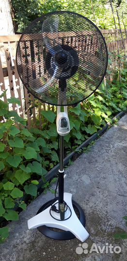 Вентилятор напольный Polaris с пультом управления