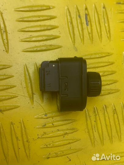 Блок управления зеркалами Volkswagen Passat Cc