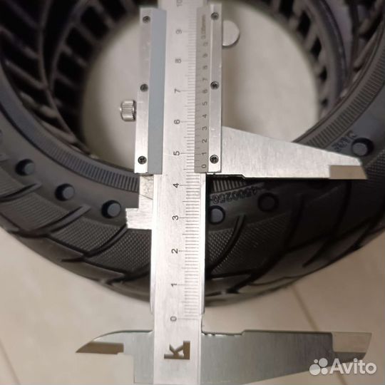 Литая бескамерная шина Ninebot Max G30