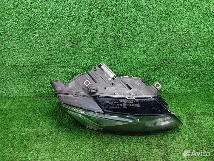 Фара правая BI-xenon Audi Q5 8R