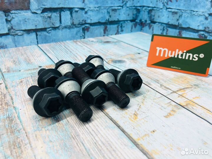 Штатные колесные болты BMW X5M Competition