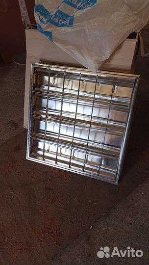 Светильник потолочный встраиваемый