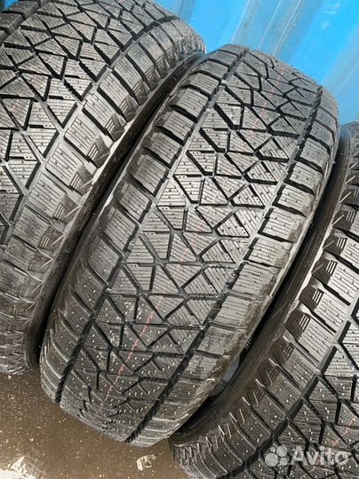 Bridgestone Blizzak DM-V2 235/55 R20