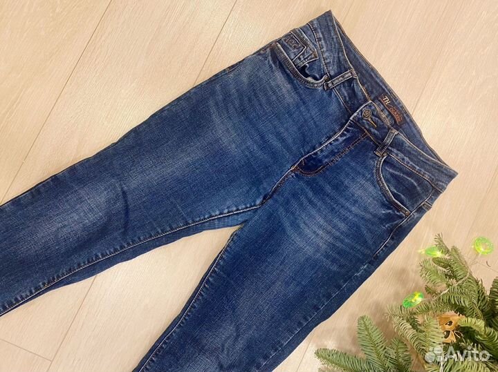 Джинсы