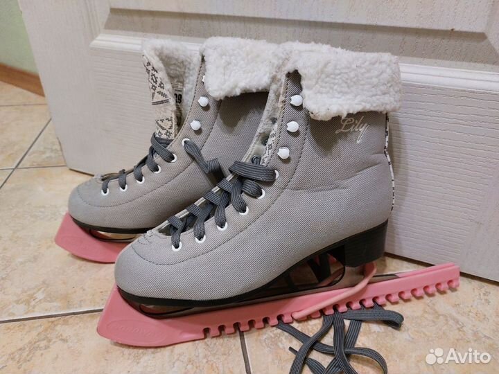 Фигурные коньки женские теплые