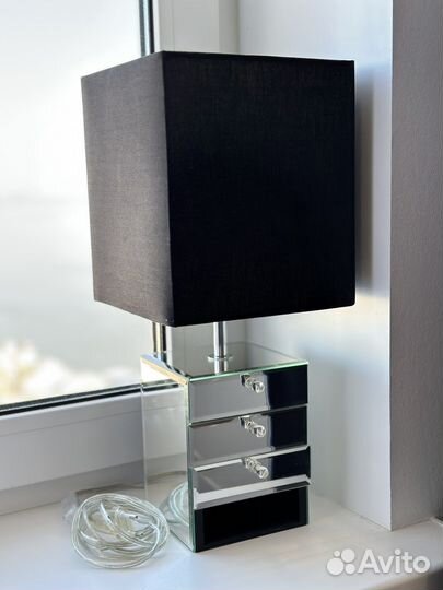 Светильник настольный