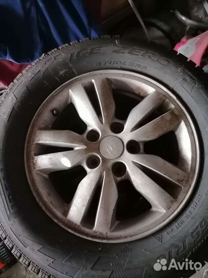 Pirelli Ice Zero 215/65 R16 102