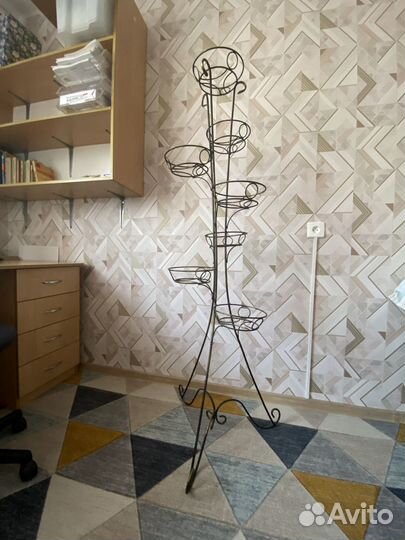 Подставка для цветов напольная металлическая