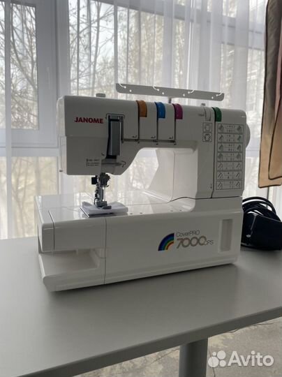 Швейная машина Janome