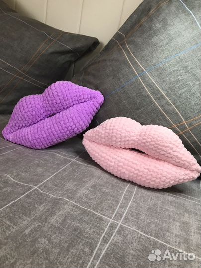 Подушка Губы