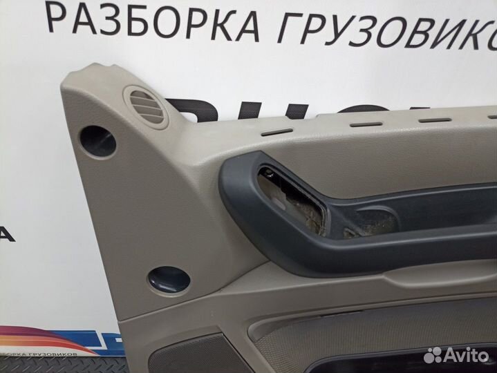 Обшивка двери правой Daf XF105