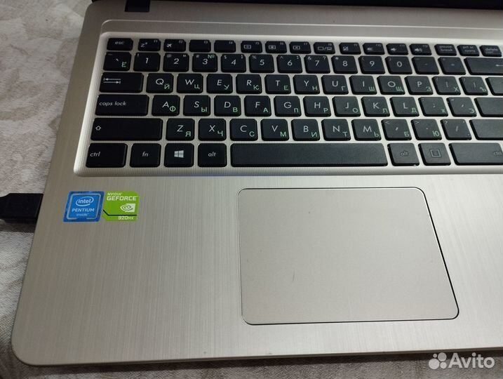 Ноутбук Asus D540N
