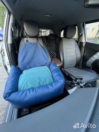 Автокресло для собак