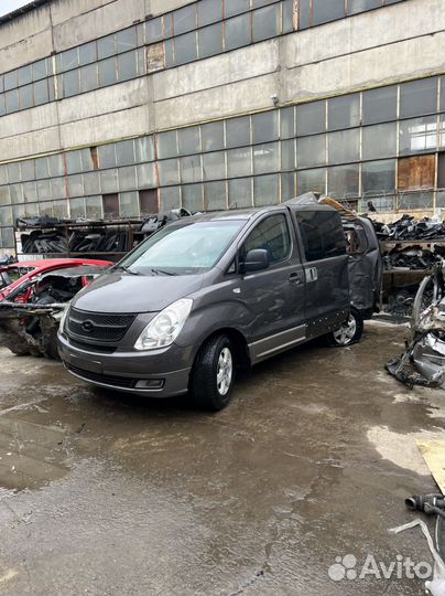 В разборе hyundai h1 2.5 D4CB евро 4 МКПП 2011 год