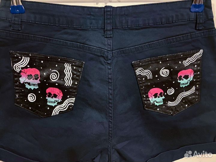 Шорты с рисунком на карманах