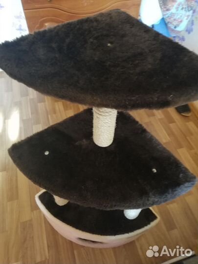 Домик для кошки с когтеточкой бу