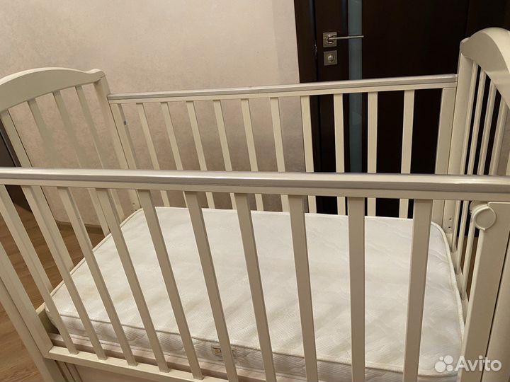 Продам детскую кроватку