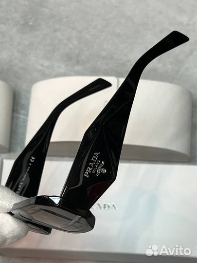 Очки Prada женские