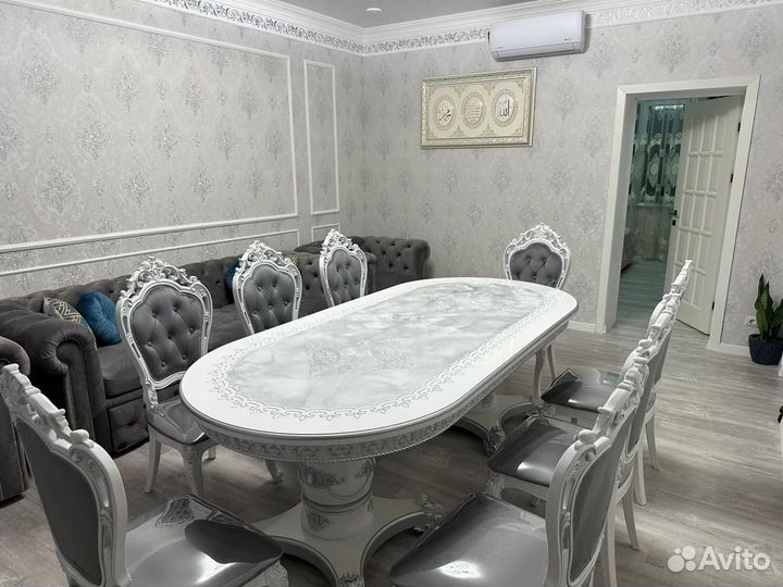 Столы и стулья