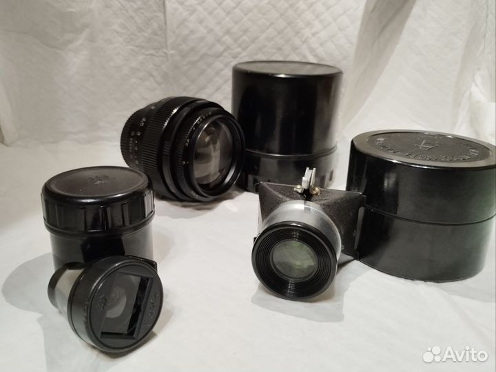 Старые фотоаппараты, объективы, вспышки