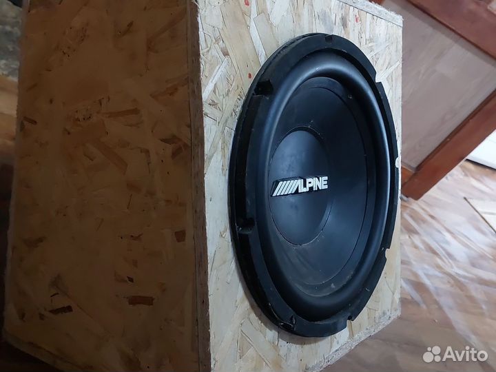Сабвуфер alpine