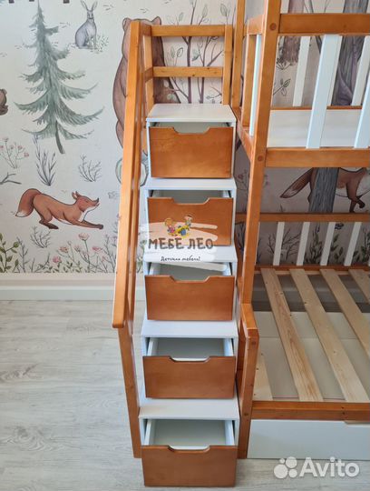 Двухъярусная кровать