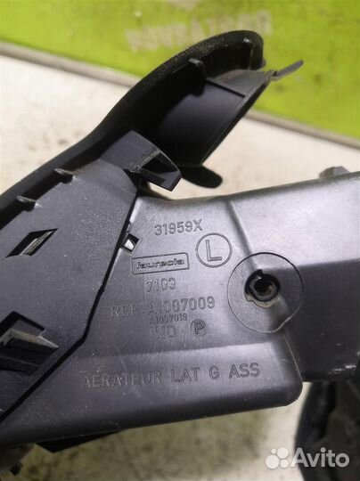 Дефлектор воздушный Рено Меган 2