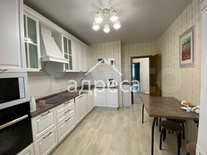 3-к. квартира, 93 м², 8/16 эт.