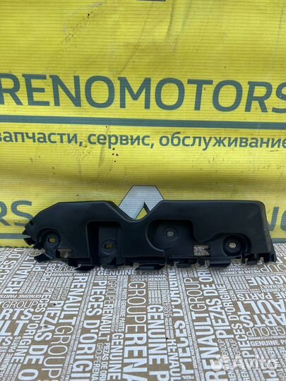 Крепление бампера передний левый Renault Duster