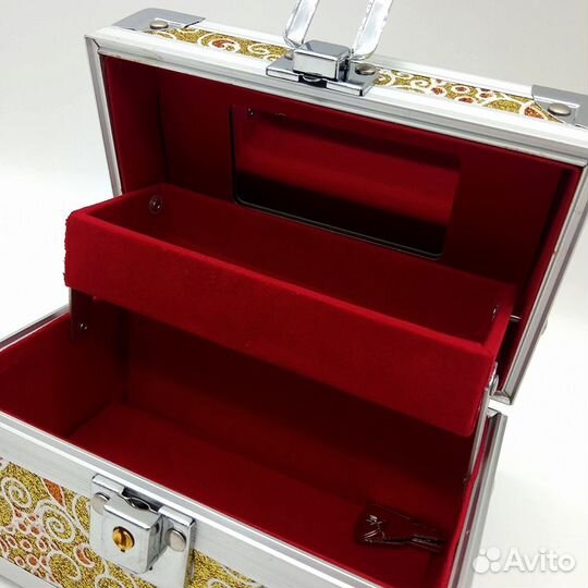 Шкатулка для ювелирных украшений