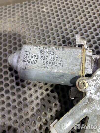 Стеклоподьемник передний левый Ауди 80 B4 Audi