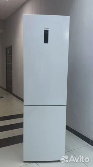 Новый Холодильник-морозильник Haier C2F637cwmv