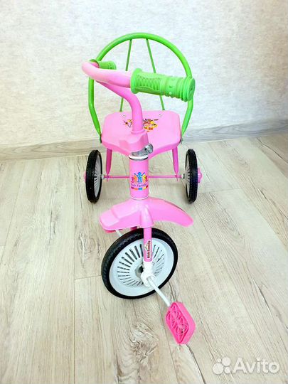 Детский трехколесный велосипед