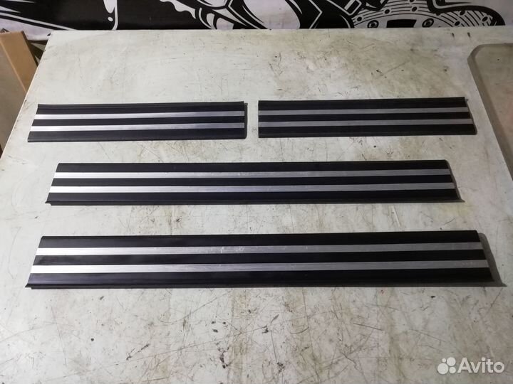 Накладки порогов внутренние BMW 5 E34