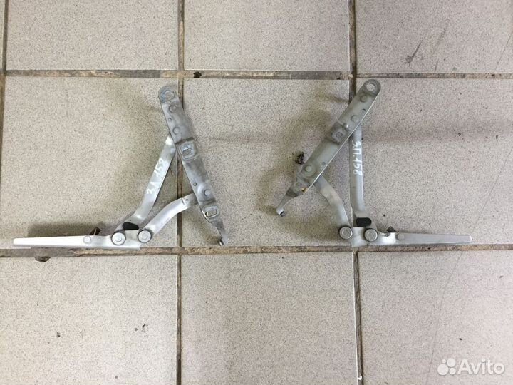 Петля капота крышки багажника Saab 9-5