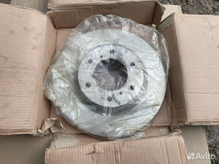 Передний тормозной диск Mitsubishi pajero IV 06