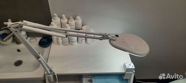 Косметологическая лампа лупа. Настольная лампа