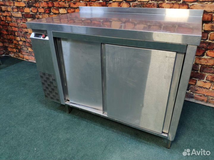 Рабочий тепловой стол в линию раздачи